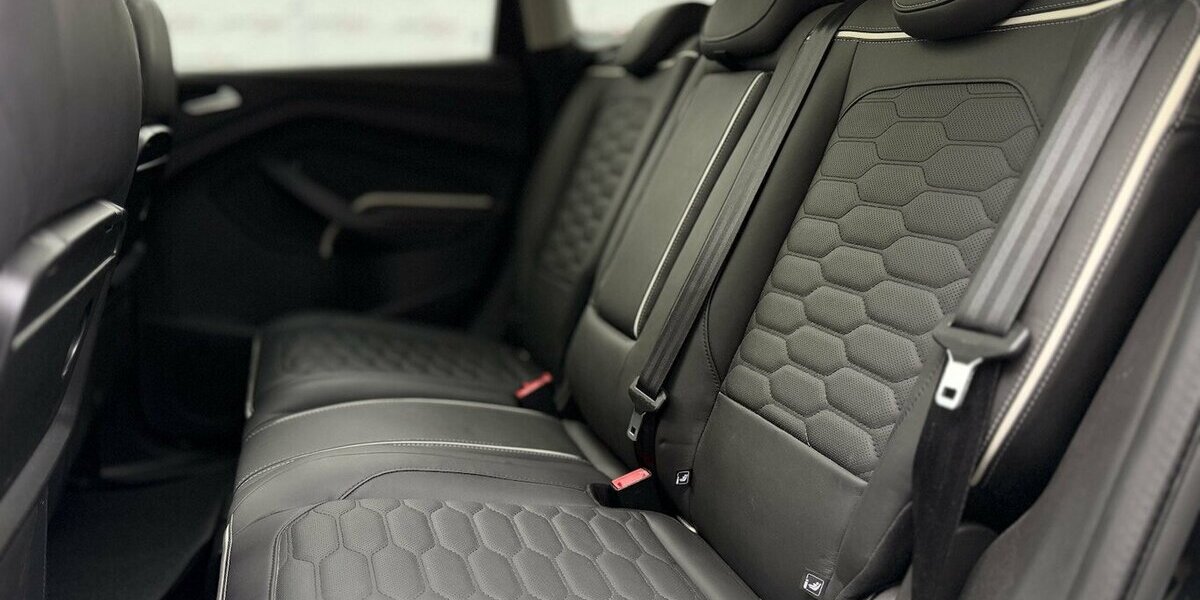 Ford Kuga Vignale / Panorama / Kamera / Keyless GO 34.000 km 21.890 &euro; Mönchengladbach 41066