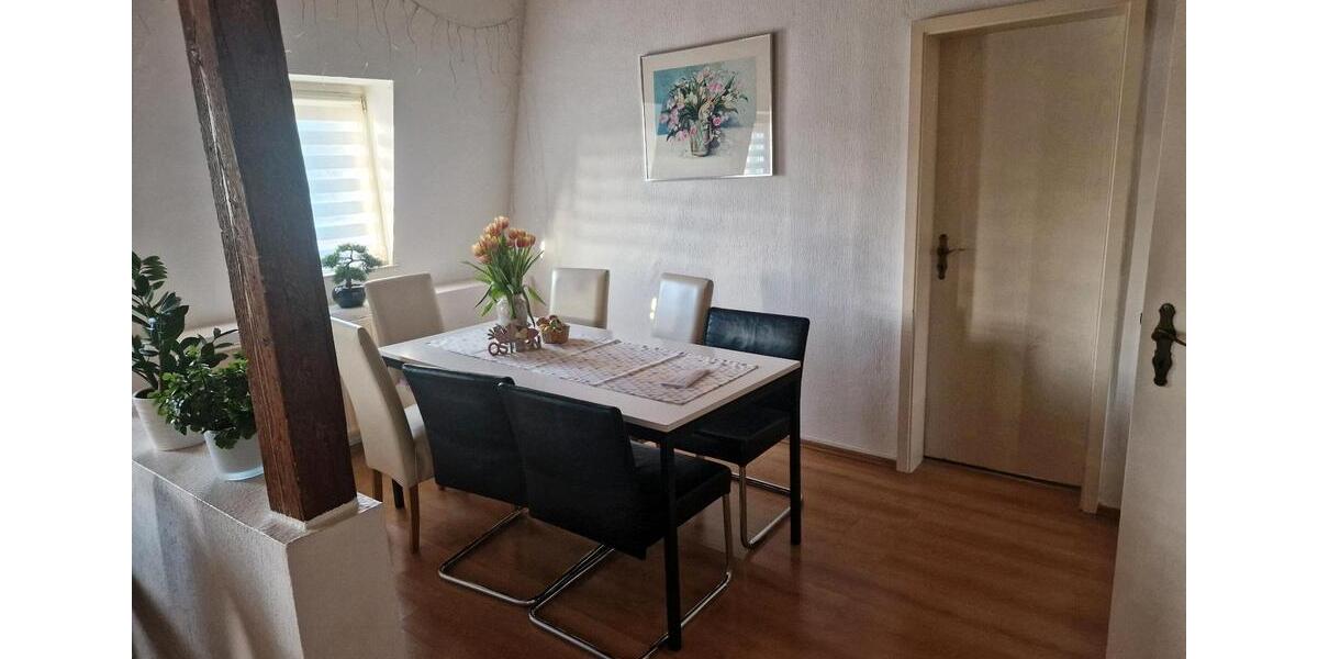 Dachgeschoßwohnung Krefeld - 3 Zimmer, 76 m&sup2;, 895&euro; | Angebot:25916585