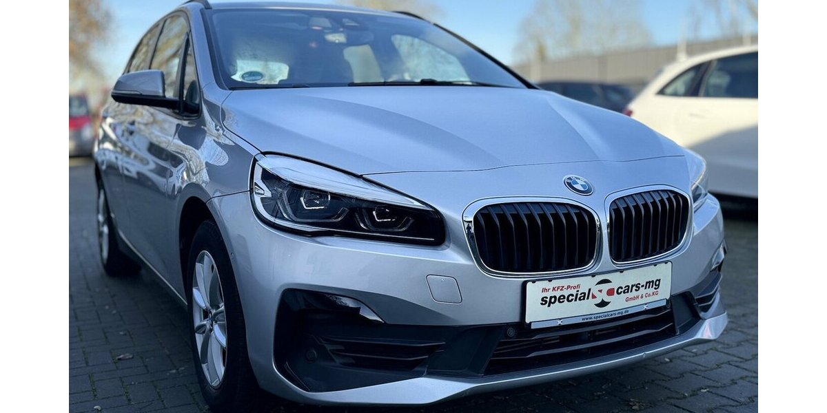 BMW 218 Active Tourer Automatik / PANO / LED / 1.Hd 65.000 km 15.900 &euro; Mönchengladbach 41066