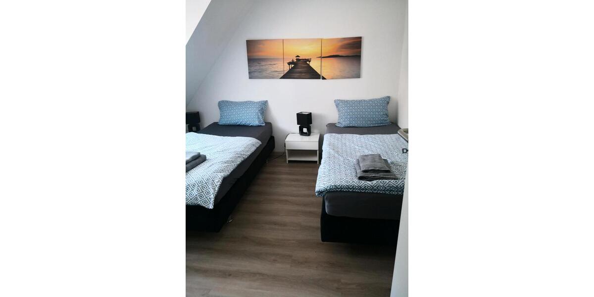 Einfamilienhaus Hilden - 5 Zimmer, 90 m&sup2;, 3.300&euro; | Angebot:25852142
