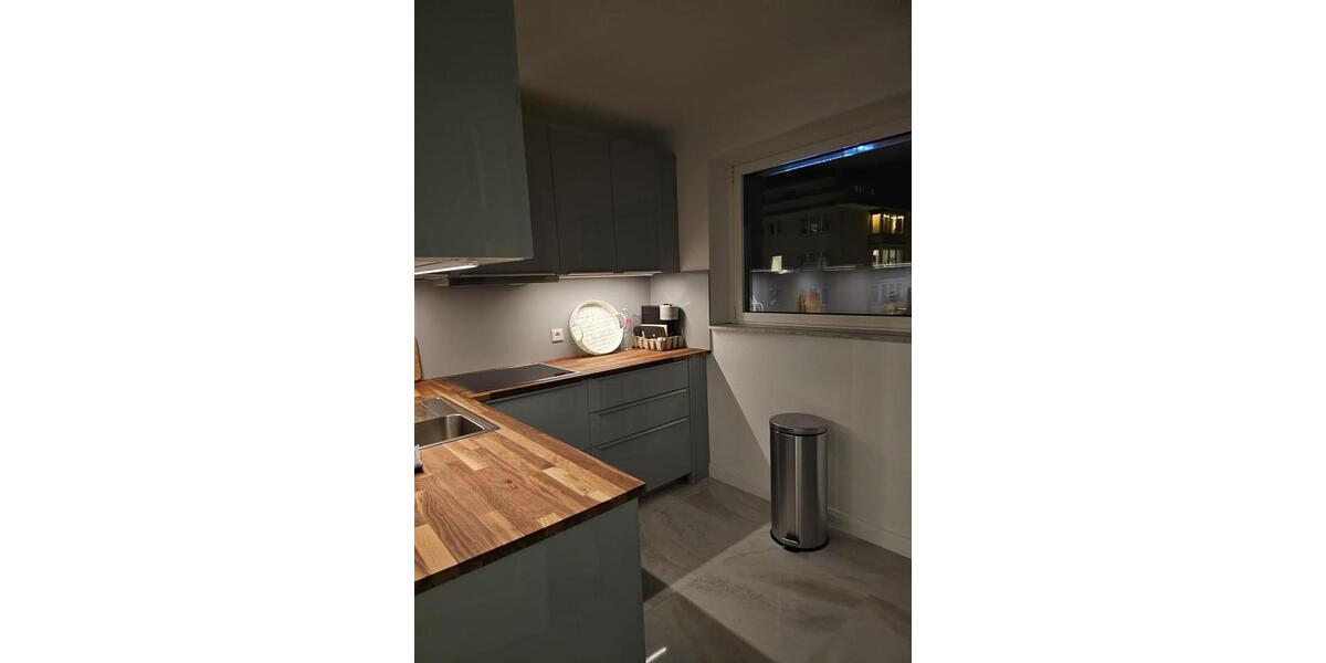 Etagenwohnung Düsseldorf Pempelfort - 3 Zimmer, 89 m&sup2;, 2.600&euro; | Angebot:26305500