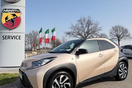 Toyota Aygo (X) 27.300 km 14.490 &euro; Grevenbroich 41515