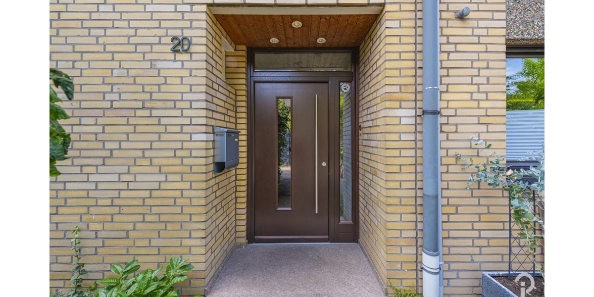 Reihenmittelhaus mit viel Potential für Pärchen und junge Familien, 2 Schlafzimmer + Dachstudio - Reihenmittelhaus Kaarst / Büttgen Büttgen | Angebot:27285727