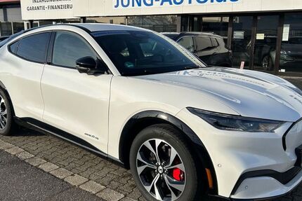 Ford Mustang Mach-E 13.960 km 29.999 &euro; Mönchengladbach 41066