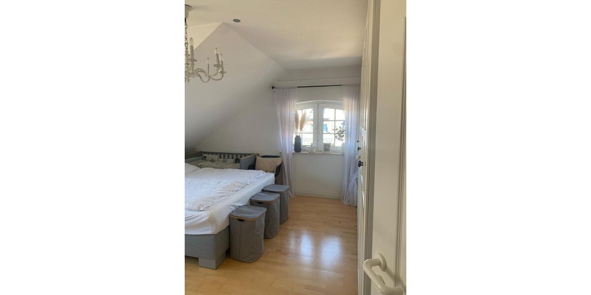 Etagenwohnung Pulheim - 4 Zimmer, 140 m&sup2;, 1.600&euro; | Angebot:26041764