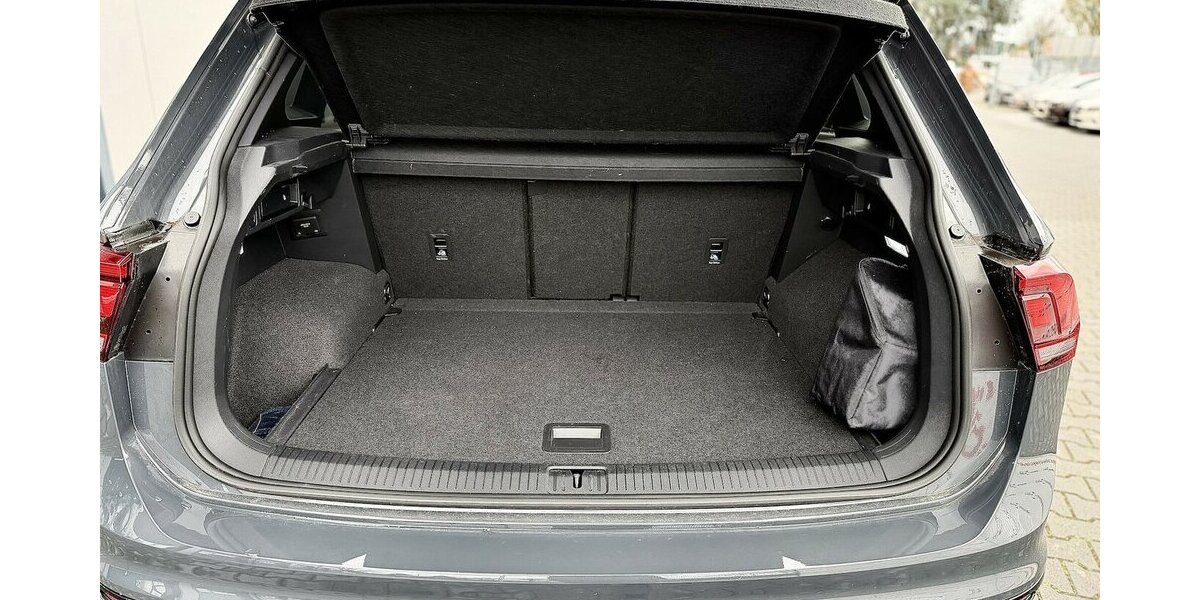 VW Tiguan R-Line / 4Motion / Pano / Memory/ Keyless 14.600 km 42.900 &euro; Mönchengladbach 41066