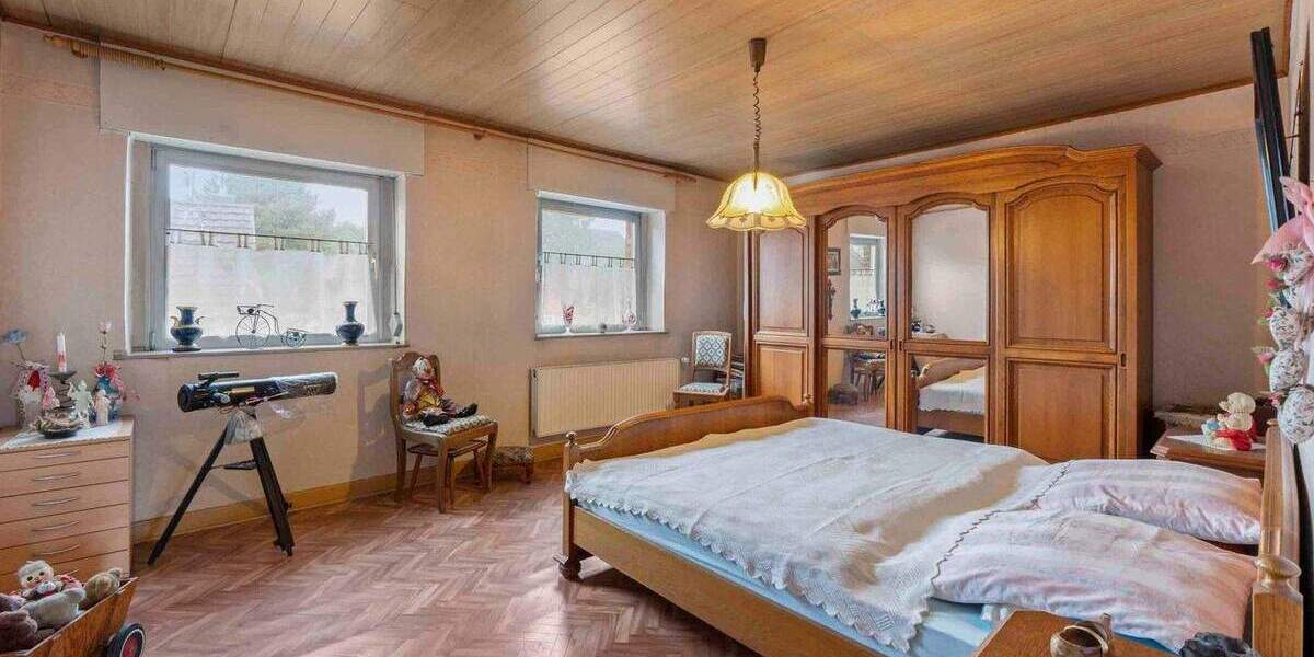 Doppelhaushälfte Bedburg Kirchherten - 3 Zimmer, 93 m&sup2;, 165.000&euro; | Angebot:25911389