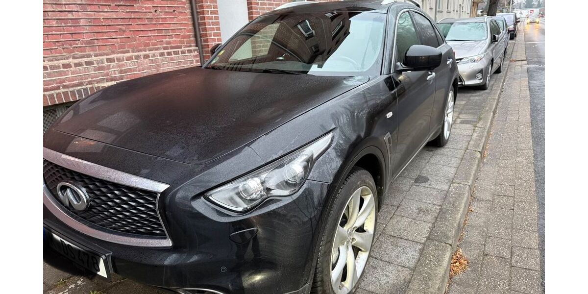 INFINITI QX70 131.000 km 16.800 &euro; Jülich 52428