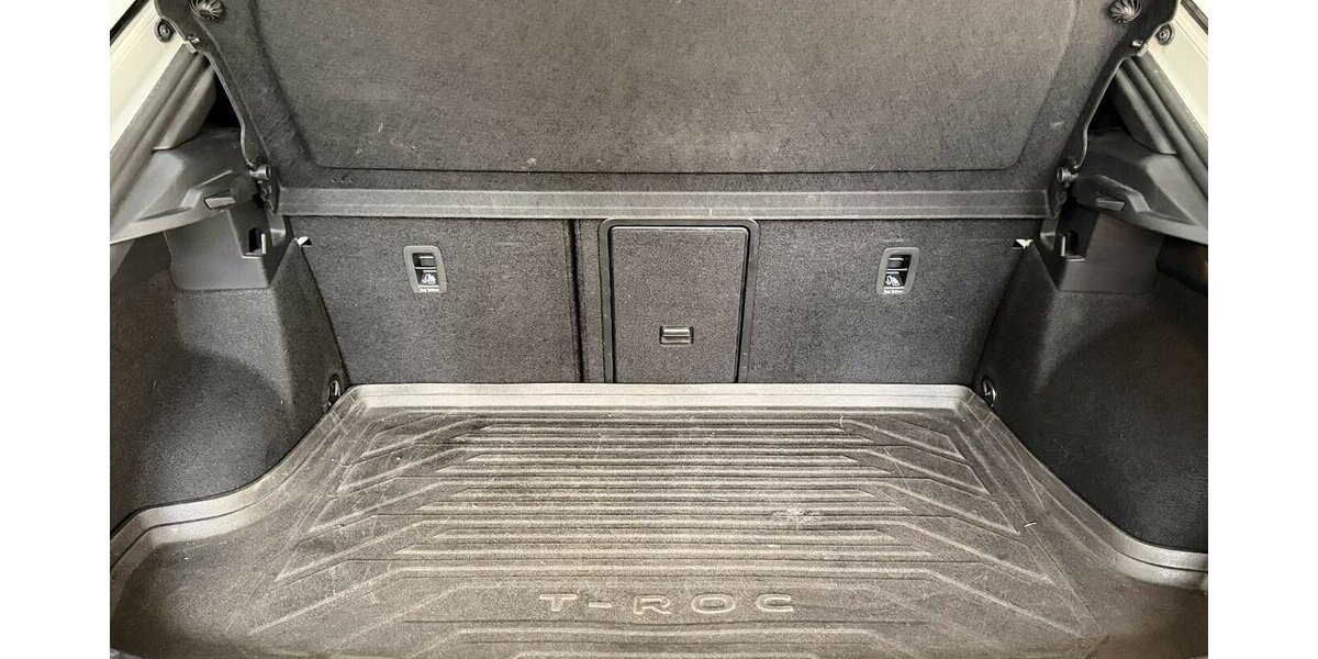 VW T-Roc R-Line/4Motion/Pano/Memory/Keyles 64.000 km 28.250 &euro; Mönchengladbach 41066