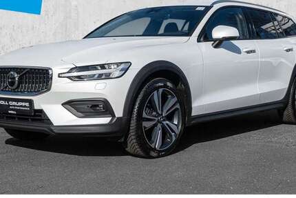 Volvo V60 Cross Country 26.970 km 35.980 &euro; Düsseldorf 40474