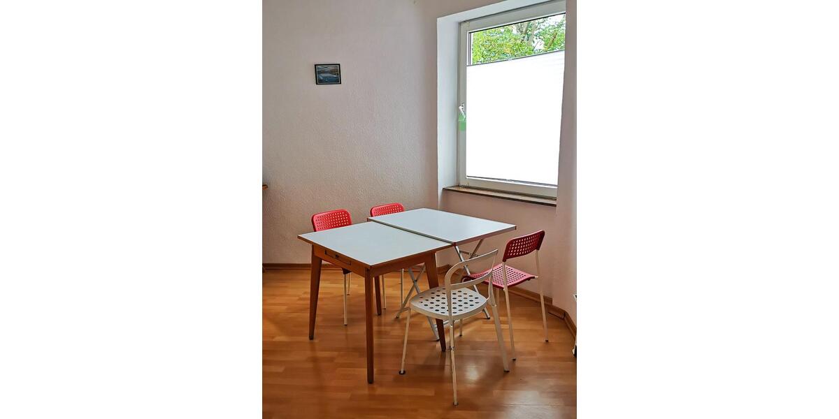Etagenwohnung Düsseldorf Pempelfort - 1 Zimmer, 52 m&sup2;, 450&euro; | Angebot:25571175