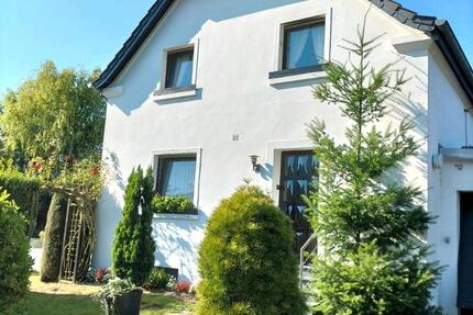 Haus Krefeld Bockum - 4 Zimmer, 80 m&sup2;, 410.000&euro; | Angebot:25360726