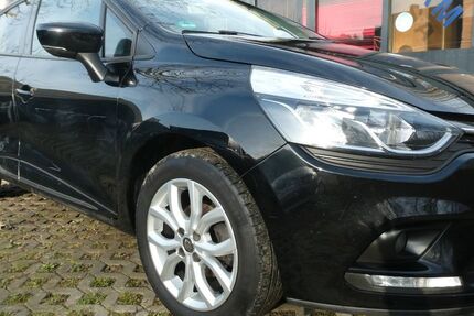 Renault Clio 118.000 km 6.990 &euro; Hilden 40724