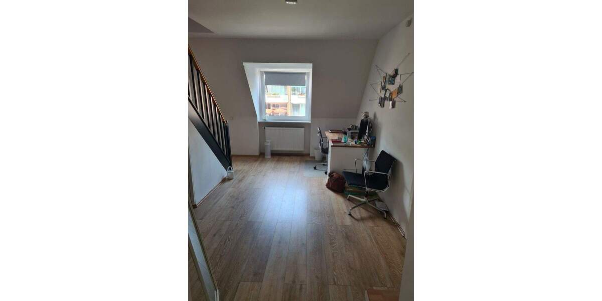 Etagenwohnung Düsseldorf Pempelfort - 4 Zimmer, 95 m&sup2;, 1.300&euro; | Angebot:25846216