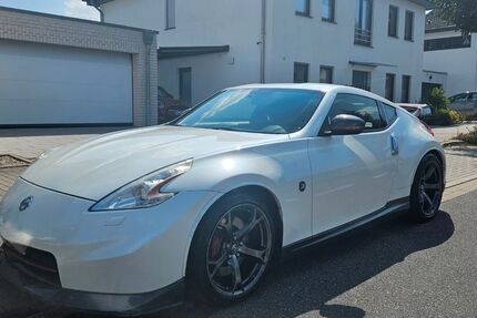Nissan 370Z 151.000 km 27.999 &euro; Krefeld 47829