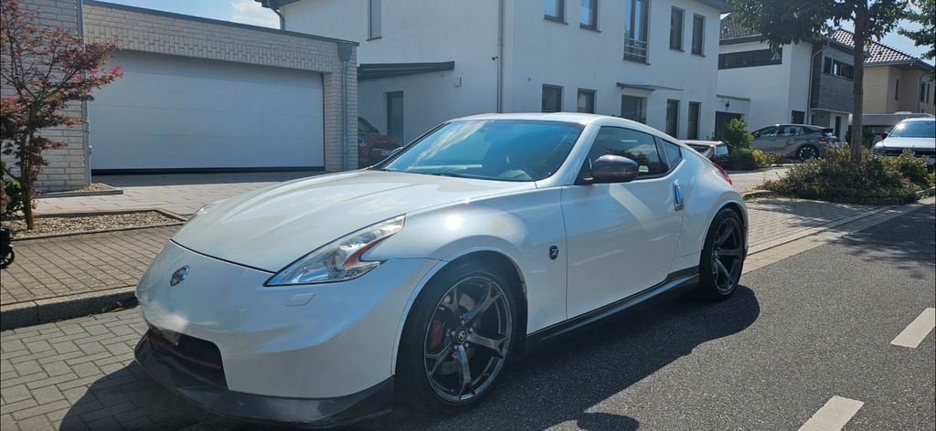 Nissan 370Z 151.000 km 28.999 &euro; Krefeld 47829