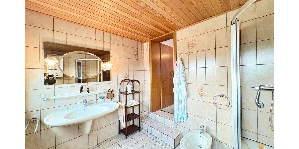 Einfamilienhaus Wegberg / Moorshoven Moorshoven - 8 Zimmer, 287 m&sup2;, 295.000&euro; | Angebot:25665589