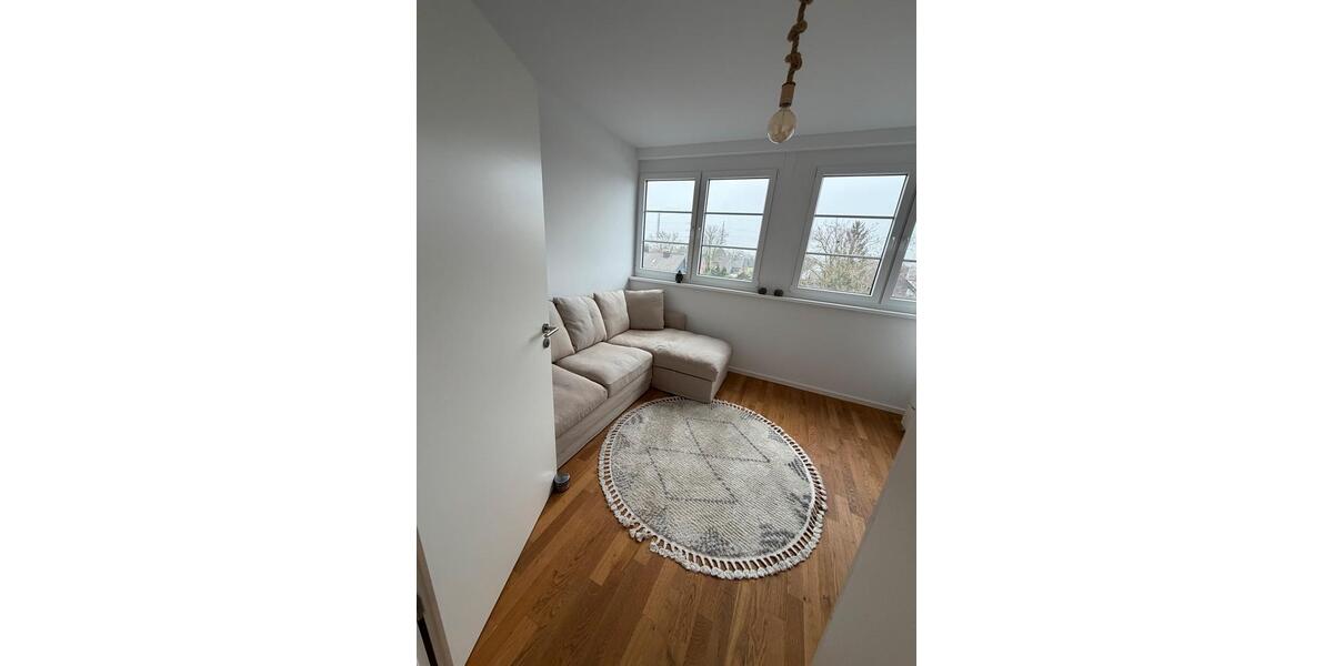 Dachgeschoßwohnung Krefeld Gellep-Stratum - 3.5 Zimmer, 115 m&sup2;, 1.900&euro; | Angebot:25205244