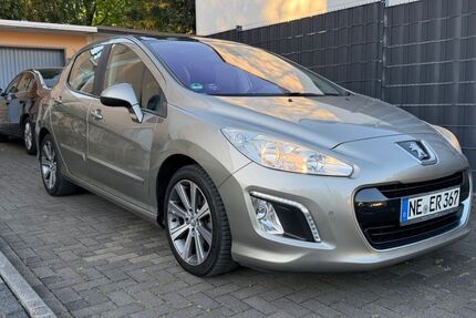Peugeot 308 132.000 km 5.900 &euro; Hilden 40724