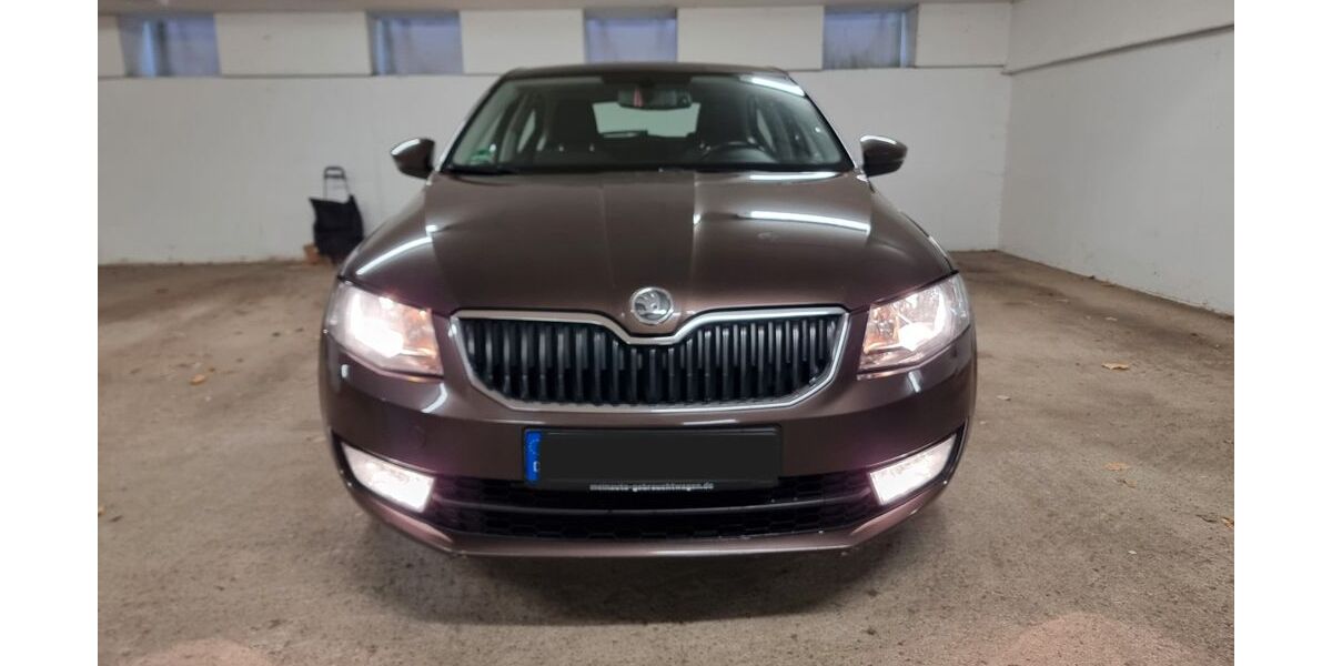 Skoda Octavia 151.000 km 8.440 &euro; Düsseldorf 40474