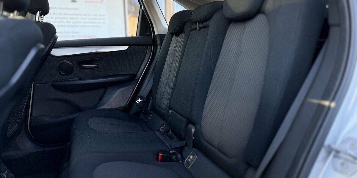 BMW 218 Active Tourer Automatik / PANO / LED / 1.Hd 65.000 km 15.900 &euro; Mönchengladbach 41066