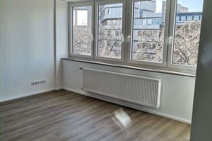 Wohnung Düsseldorf Stadtmitte - 3 Zimmer, 68 m&sup2;, 1.060&euro; | Angebot:25874640