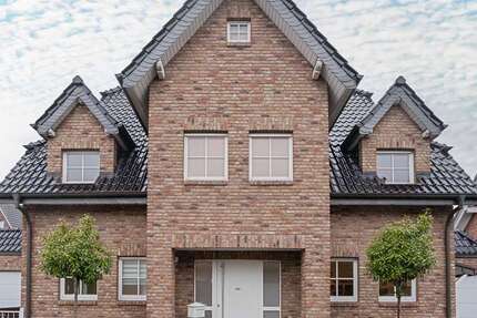 Haus Krefeld Hüls - 8 Zimmer, 186 m&sup2;, 598.000&euro; | Angebot:23902407