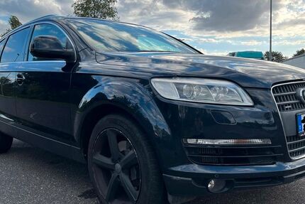 Audi Q7 343.000 km 8.900 &euro; Düsseldorf 40599