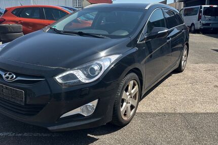 Hyundai i40 268.000 km 4.990 &euro; Neuss 41469