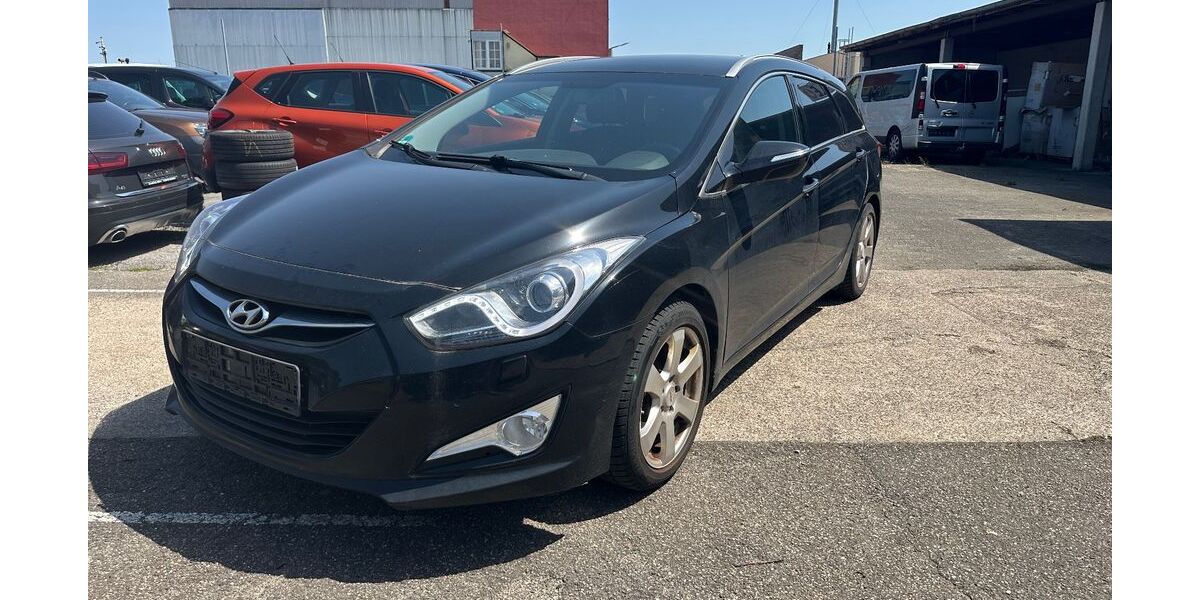 Hyundai i40 268.000 km 4.990 &euro; Neuss 41469