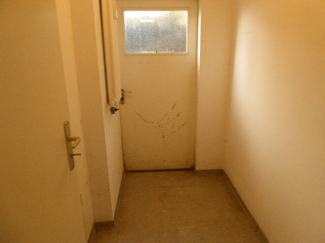 Gewerbeobjekt Düsseldorf Rath - 8 Zimmer, 156 m&sup2;, 350.000&euro; | Angebot:25665195