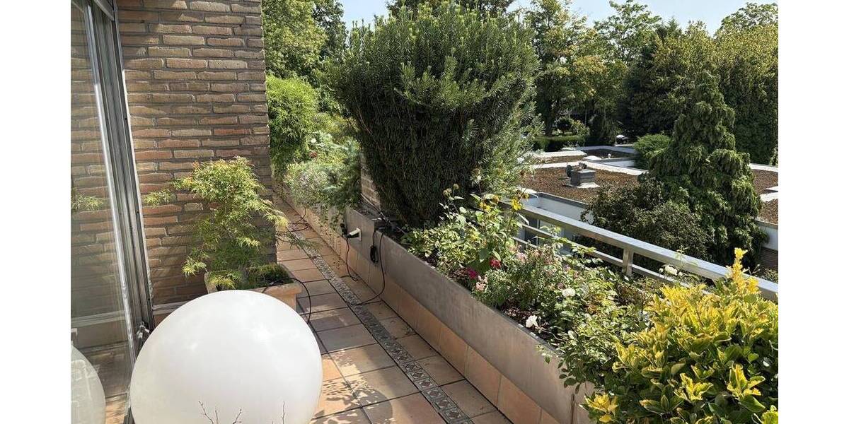 Etagenwohnung Krefeld Cracau - 6 Zimmer, 193 m&sup2;, 379.000&euro; | Angebot:25686084