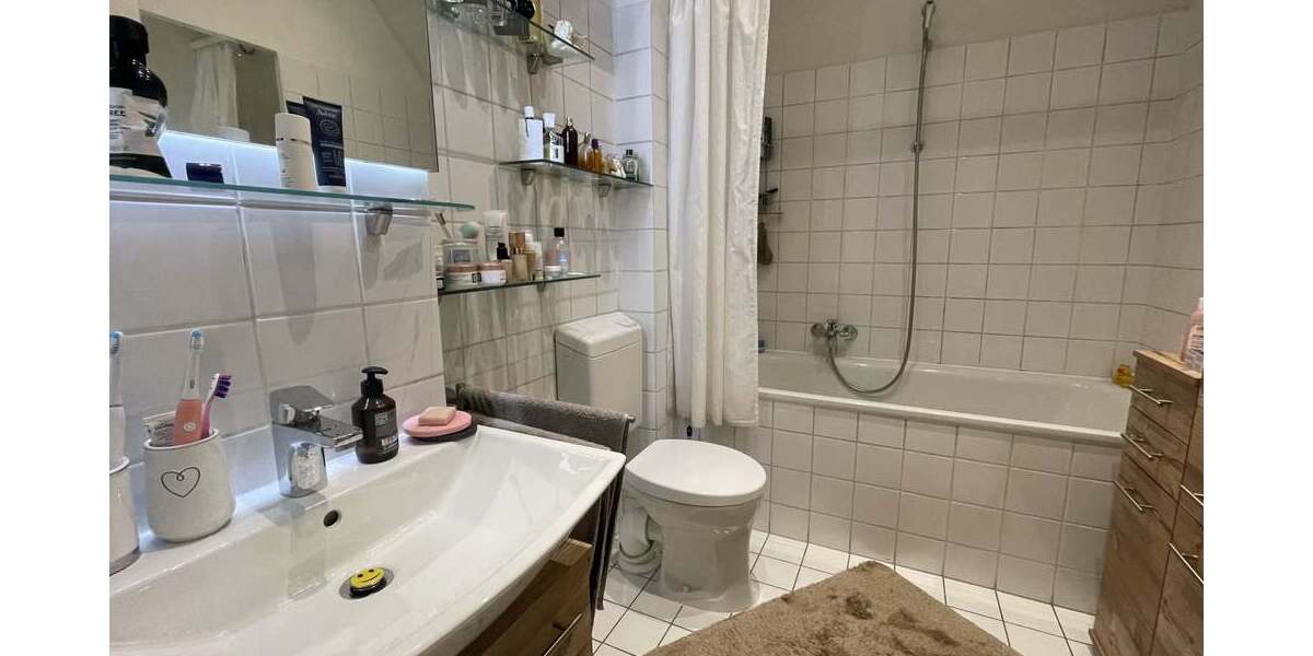 Etagenwohnung Düsseldorf Eller - 3 Zimmer, 126 m&sup2;, 399.900&euro; | Angebot:25685495