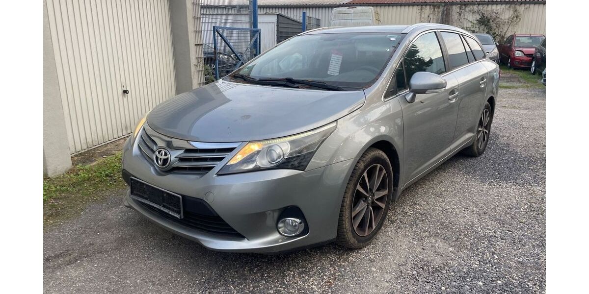 Toyota Avensis 228.000 km 5.490 &euro; Mönchengladbach 41238