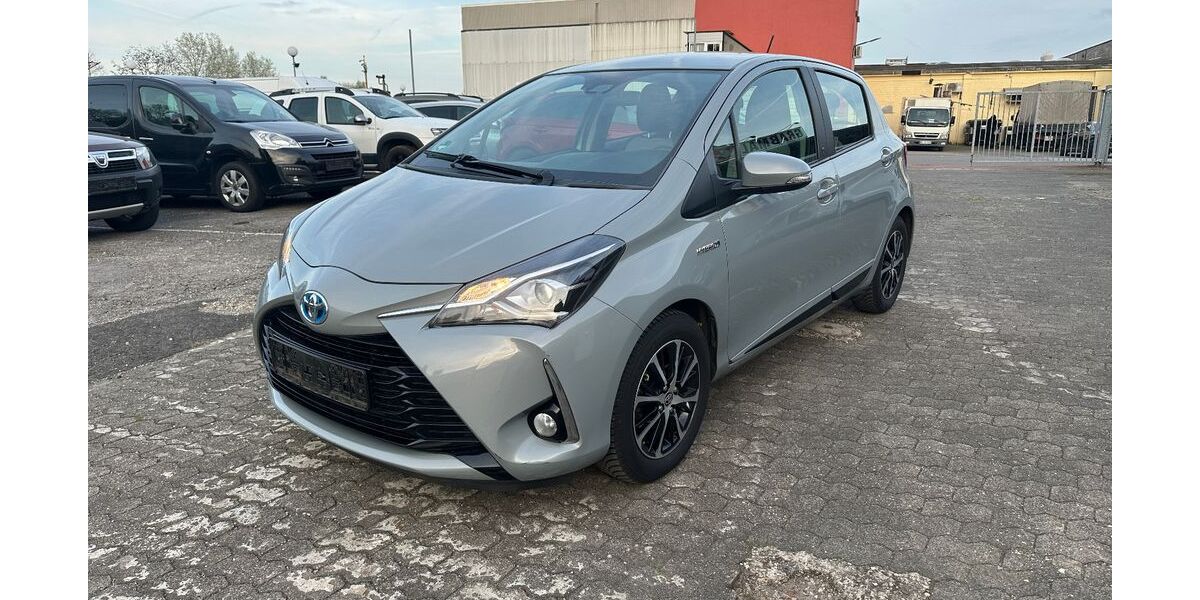 Toyota Yaris 95.000 km 10.990 &euro; Neuss 41469