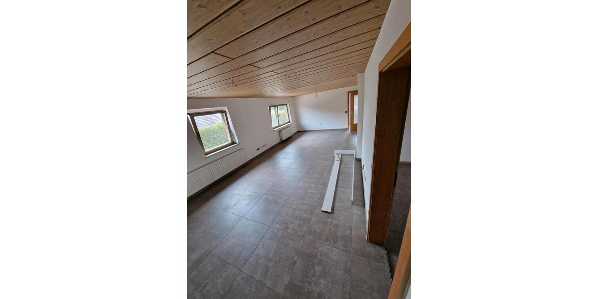 Etagenwohnung Wegberg - 2 Zimmer, 81 m&sup2;, 810&euro; | Angebot:26042227