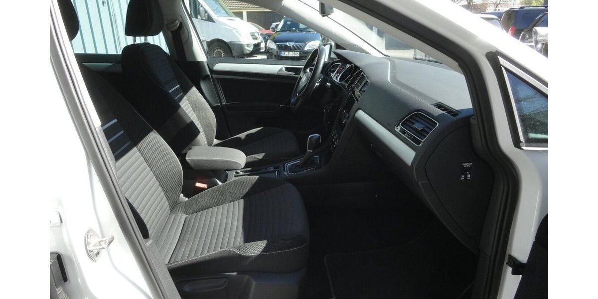 VW Golf Cup 1,4 BMT Autom.Klimatr.SHZ.PDC. 2.Hd 147.000 km 10.950 &euro; Neuss 41462