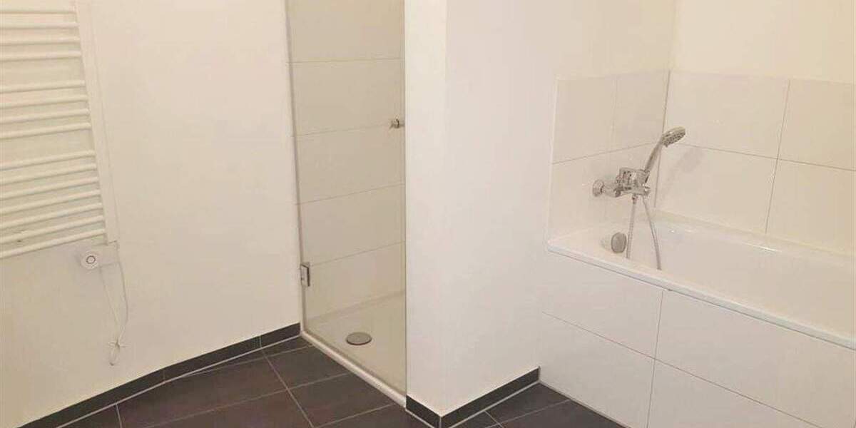 Zimmer Mönchengladbach Stadtmitte - 3 Zimmer, 87 m&sup2;, 1.158&euro; | Angebot:25707467