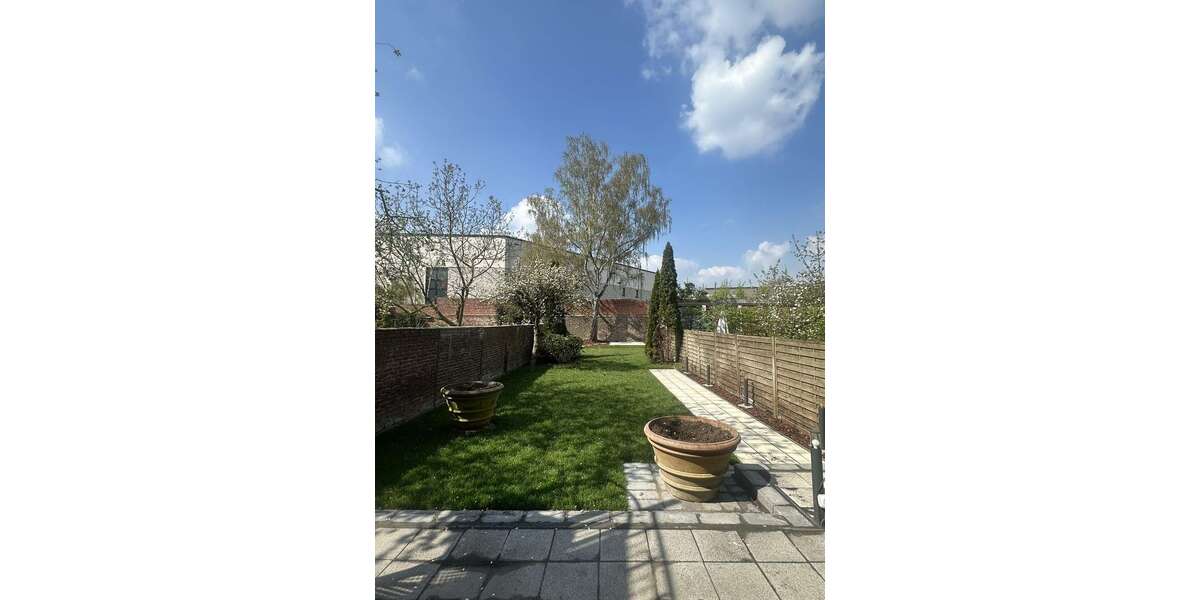 Etagenwohnung Neuss - 4 Zimmer, 161 m&sup2;, 2.100&euro; | Angebot:26185998