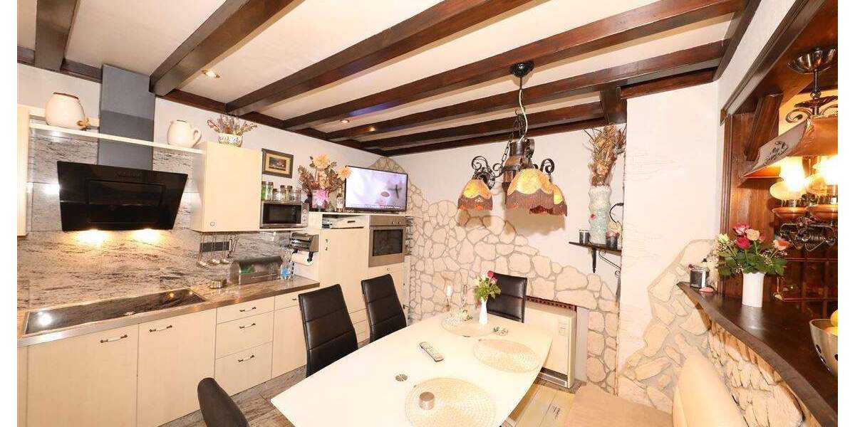 Reihenmittelhaus Düsseldorf Lierenfeld - 3 Zimmer, 130 m&sup2;, 425.000&euro; | Angebot:25695118