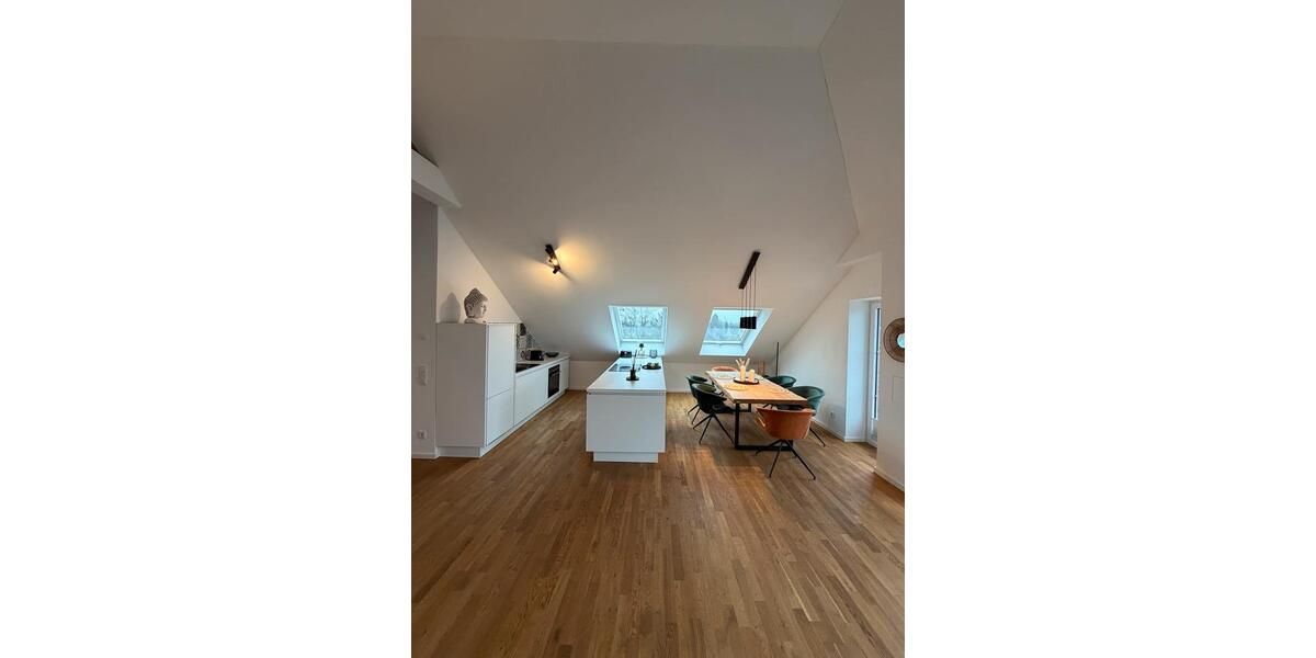 Dachgeschoßwohnung Krefeld Gellep-Stratum - 3.5 Zimmer, 115 m&sup2;, 1.900&euro; | Angebot:25205244