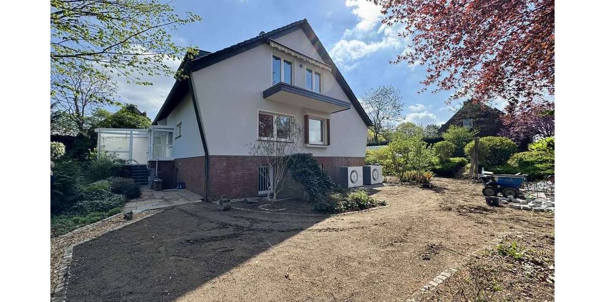 Etagenwohnung Neuss Furth-Mitte - 4 Zimmer, 120 m&sup2;, 1.800&euro; | Angebot:26211154