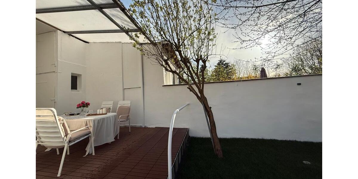 Hochparterre Düsseldorf Stadtbezirk 9 - 3 Zimmer, 73 m&sup2;, 2.200&euro; | Angebot:26048875