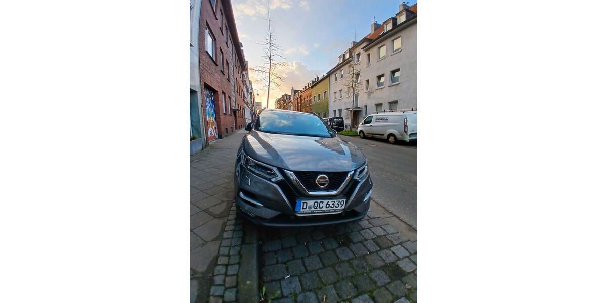 Nissan Qashqai 65.000 km 13.900 &euro; Düsseldorf 40625
