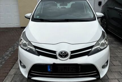 Toyota Verso 117.000 km 8.790 &euro; Jülich 52428
