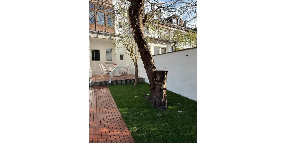 Hochparterre Düsseldorf Stadtbezirk 9 - 3 Zimmer, 73 m&sup2;, 2.200&euro; | Angebot:26048875