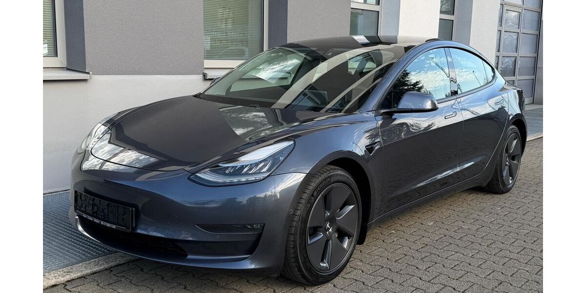 Tesla Model 3 114.000 km 23.990 &euro; Hilden 40721