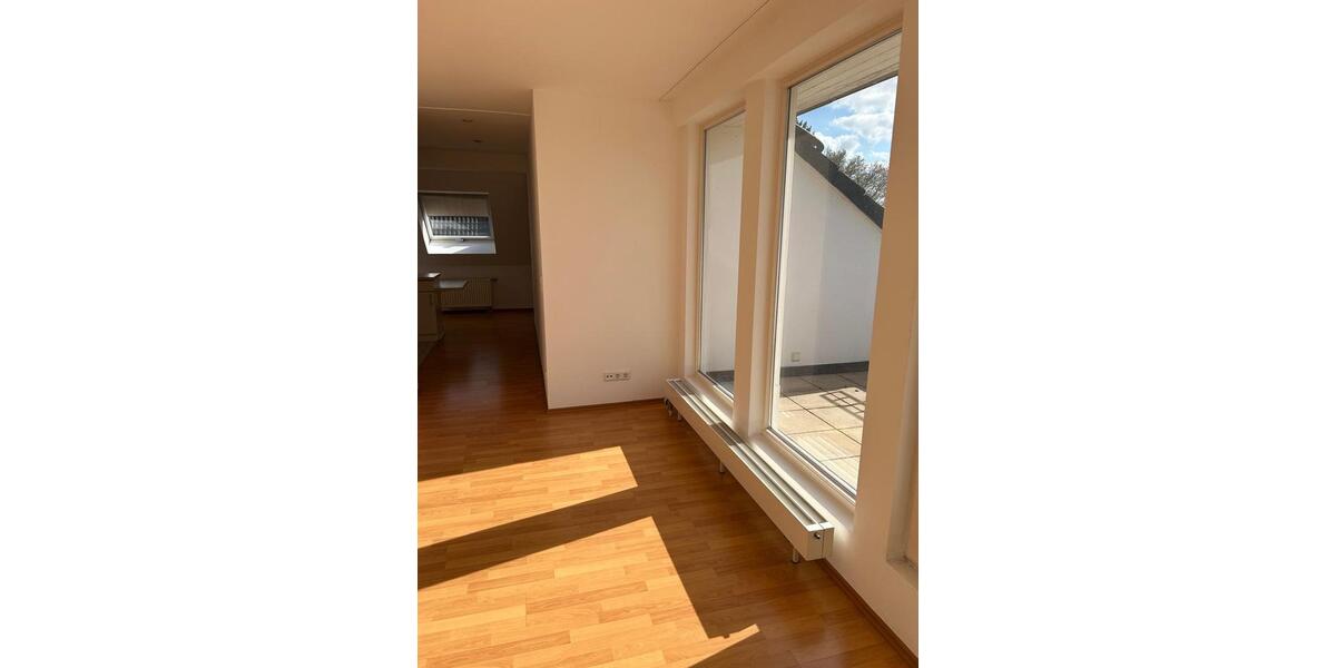 Dachgeschoßwohnung Meerbusch Necklenbroich - 1 Zimmer, 67 m&sup2;, 879&euro; | Angebot:25649527