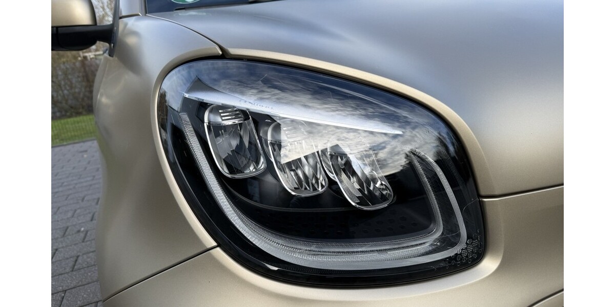 Smart ForTwo 1.621 km 18.450 &euro; Mönchengladbach 41061