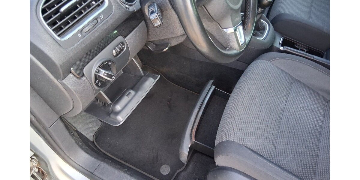 VW Golf Variant 1,6 TDI Comfortline 168.000 km 4.890 &euro; Mönchengladbach 41061